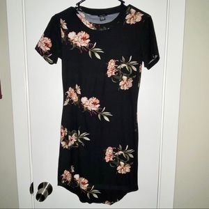 NWOT Rue21 Floral T-shirt Dress